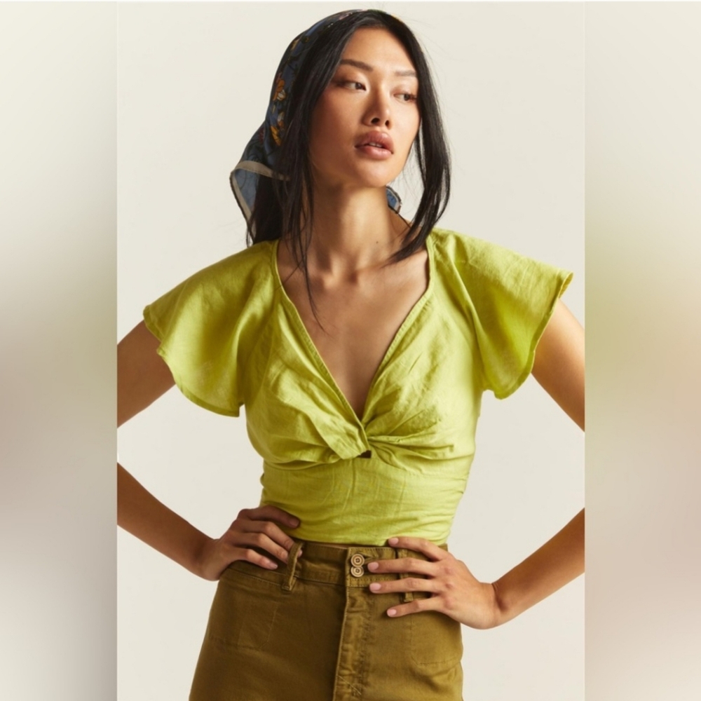NWT $98 Anthoropologie Lime Flutter Top, P2P 19", Length 20"